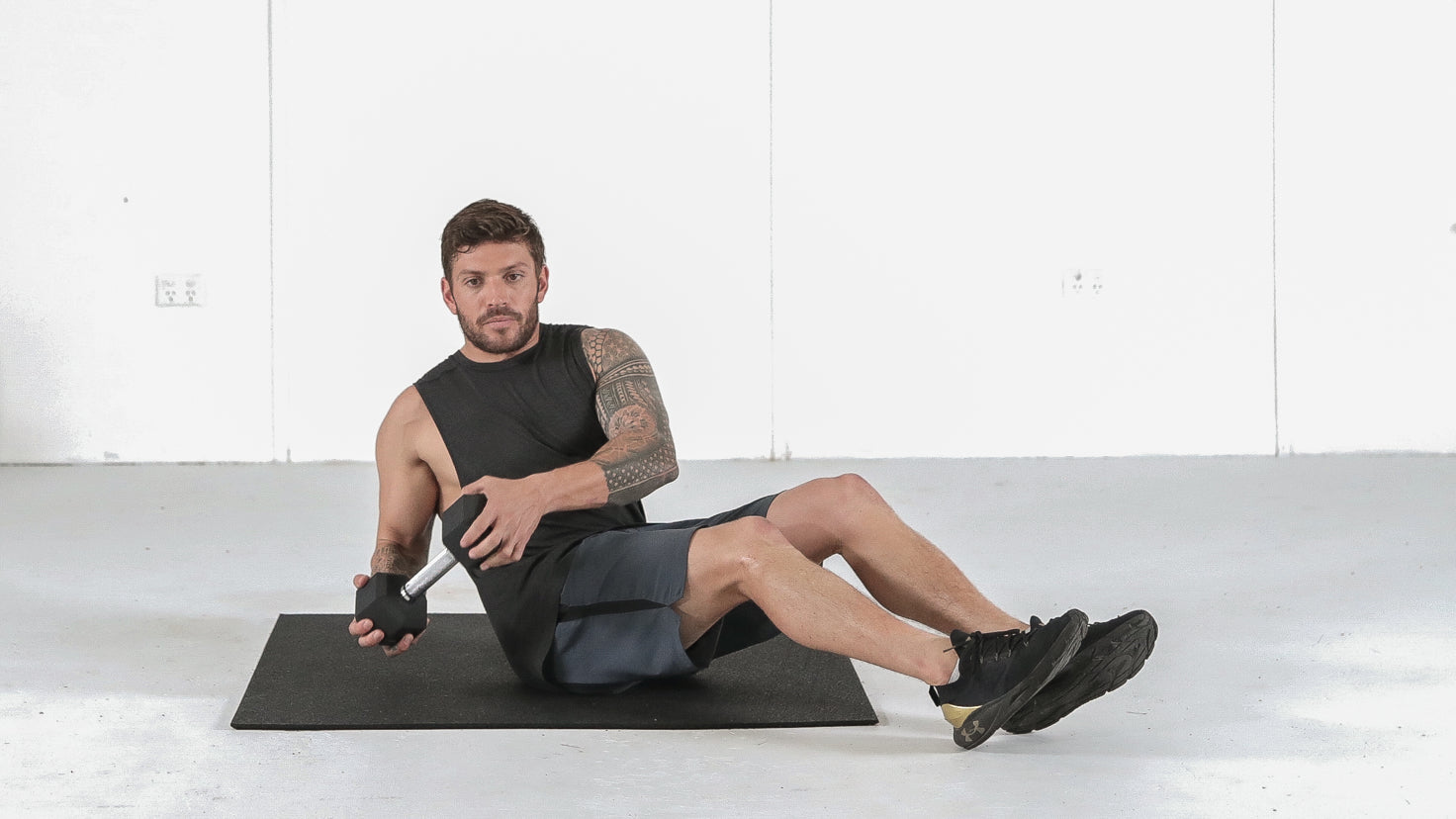 Tutorial: Dumbbell Russian twist