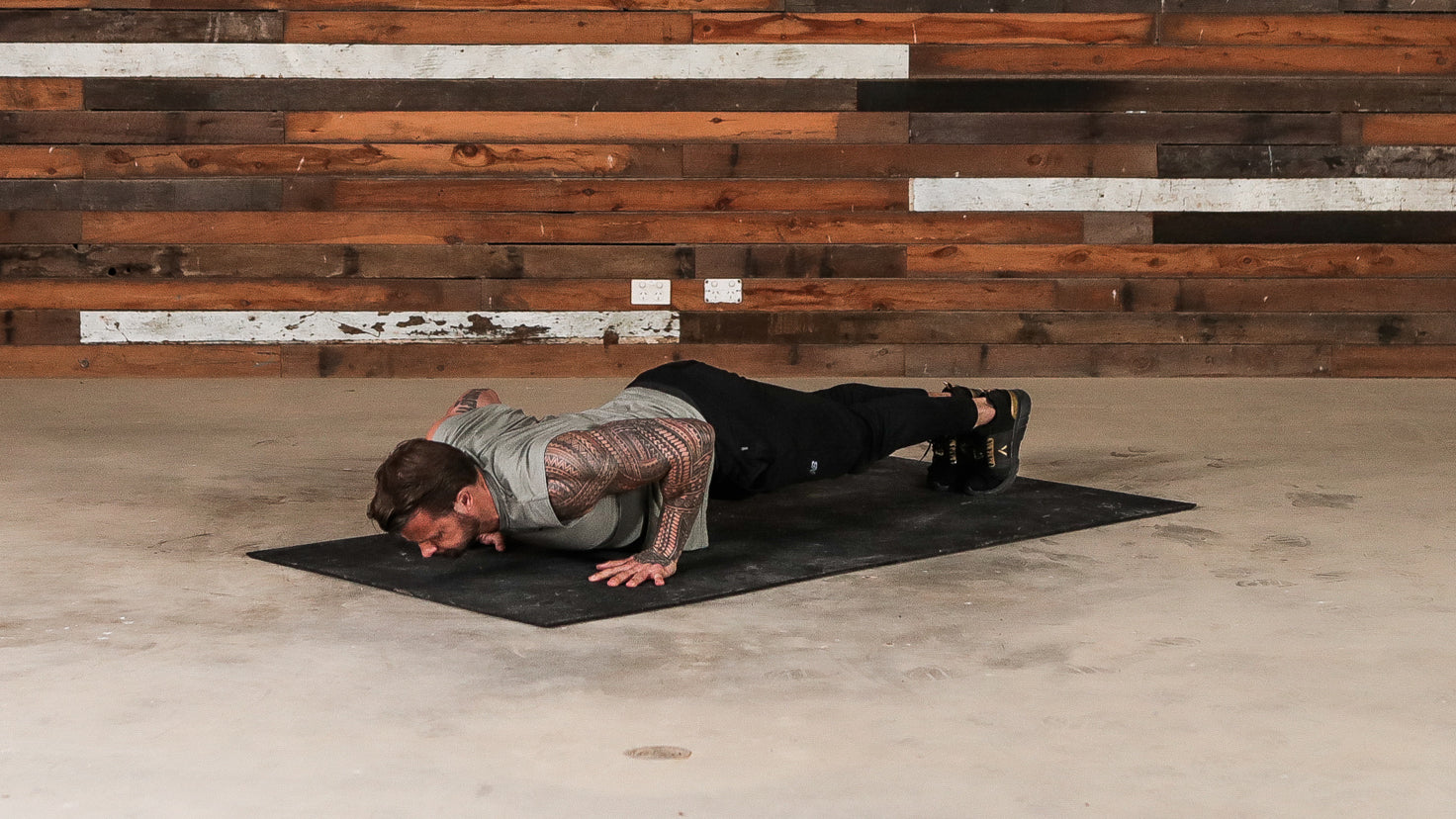 Tutorial: Hand release push-up