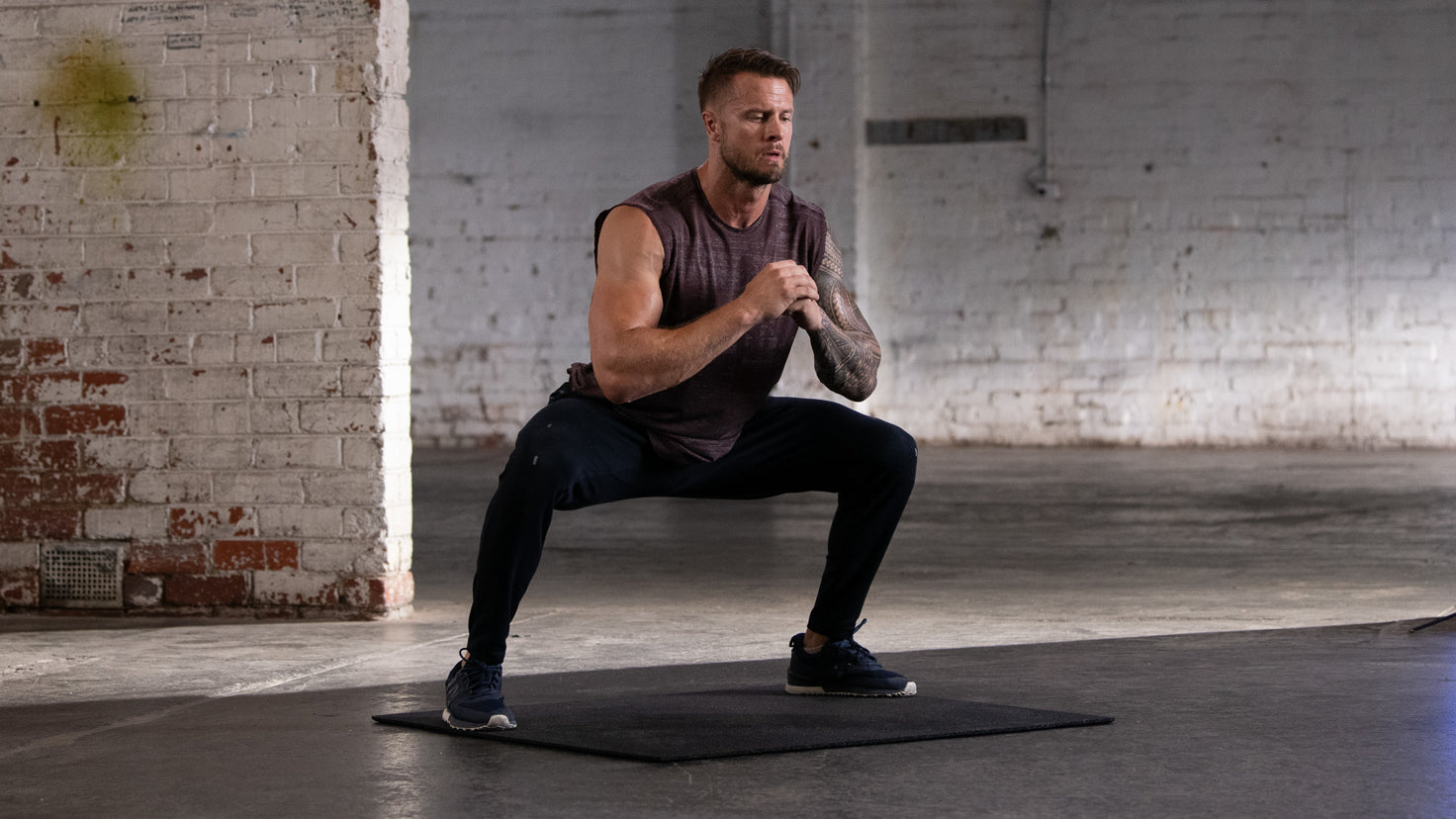 Tutorial: Wide to narrow squat jumps