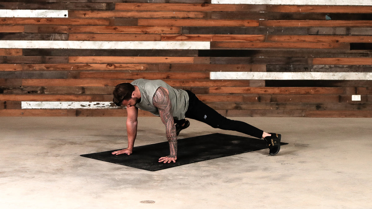 Tutorial: Plank jacks + push-up