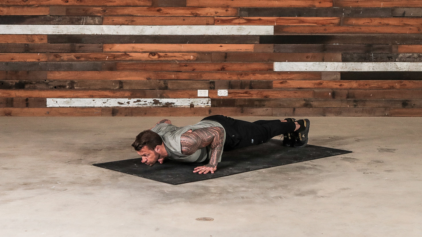 Tutorial: In-out push-up