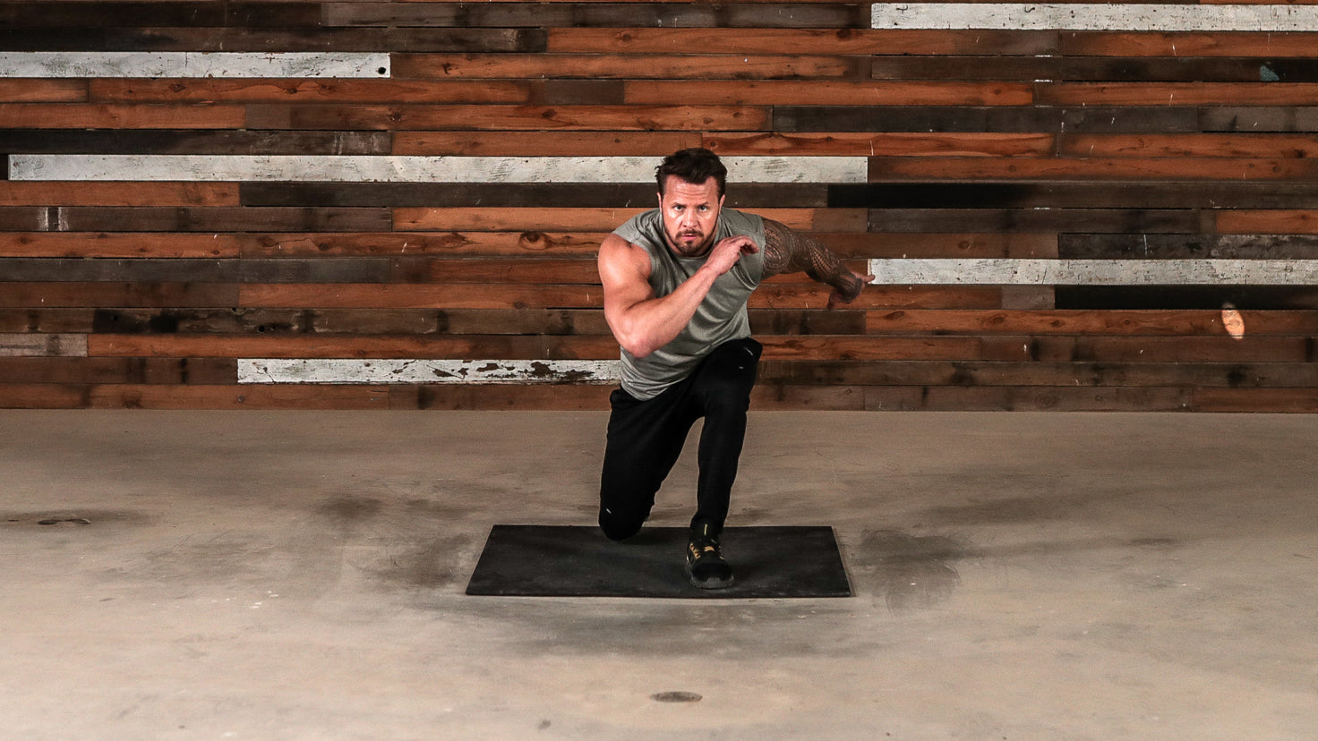 Tutorial: Reverse lunge + knee drive