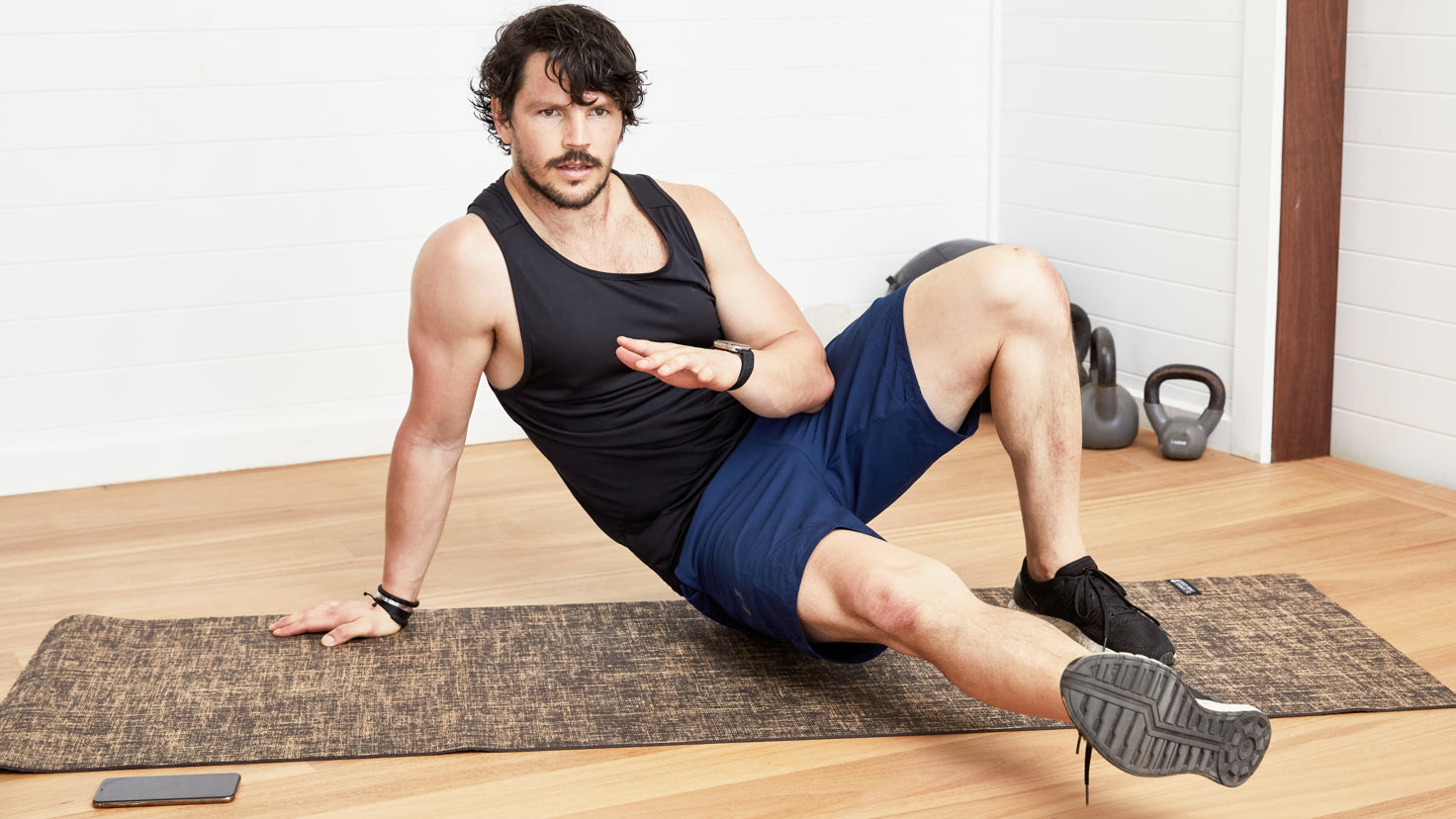 Centr trainer Dan Churchill does a 7-minute workout.