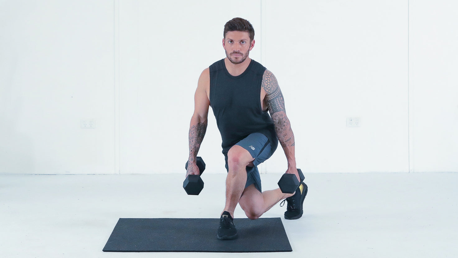 Tutorial: Dumbbell curtsy lunge