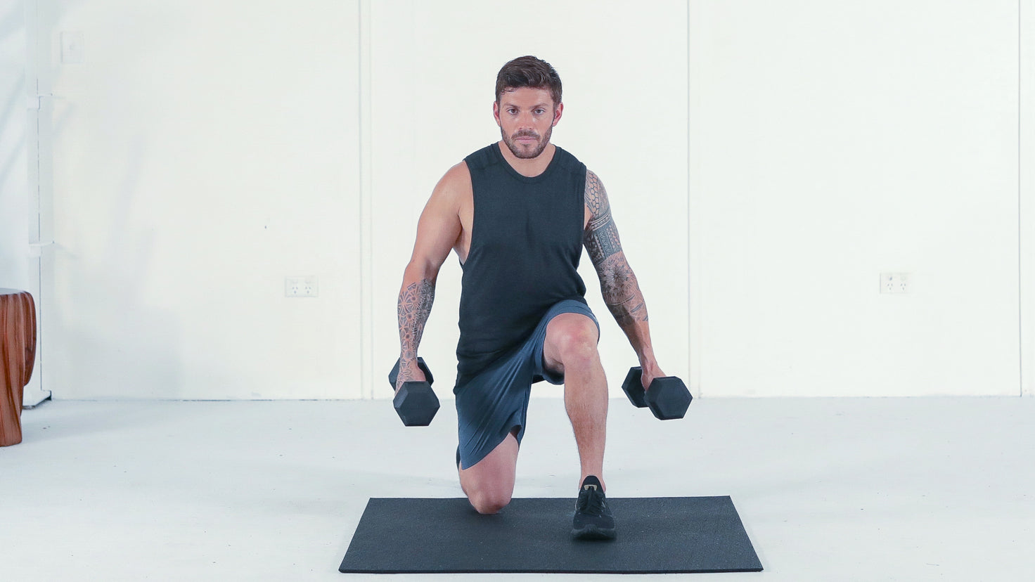 Tutorial: Dumbbell kneeling step-ups