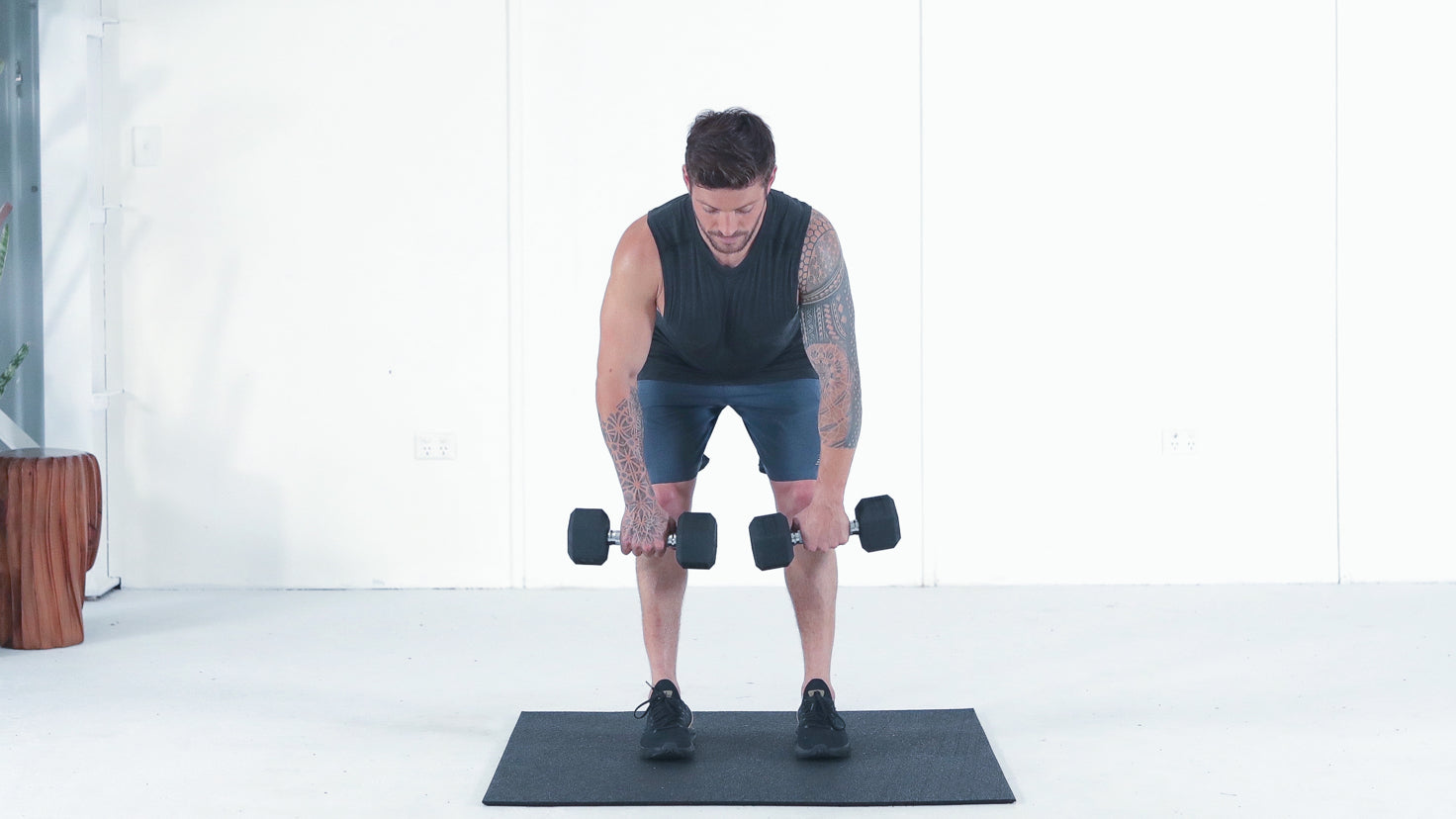 Tutorial: Dumbbell Romanian deadlift