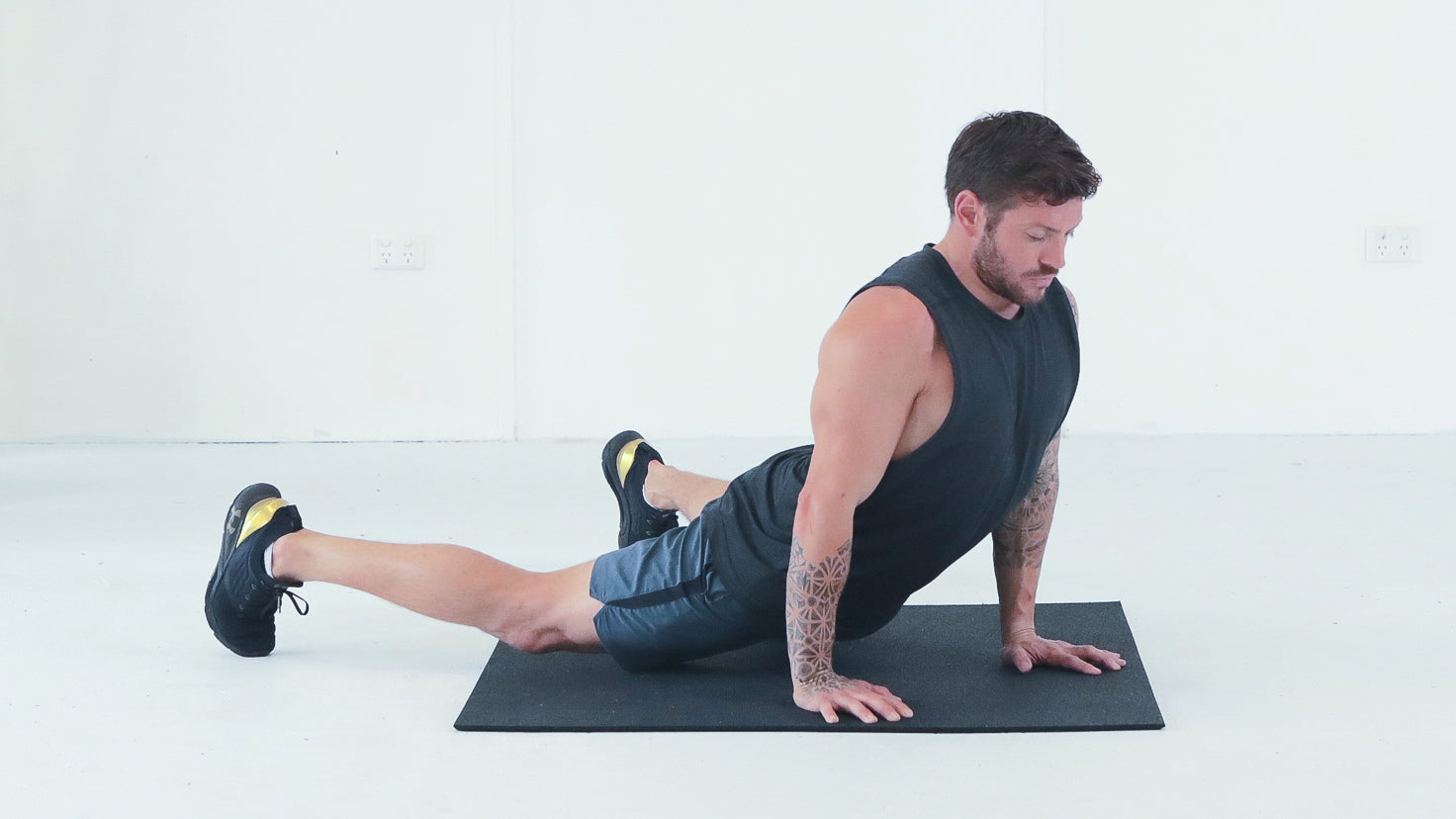 Tutorial: Yoga push-up
