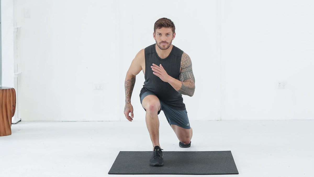 Tutorial: Alternating reverse lunge - Centr