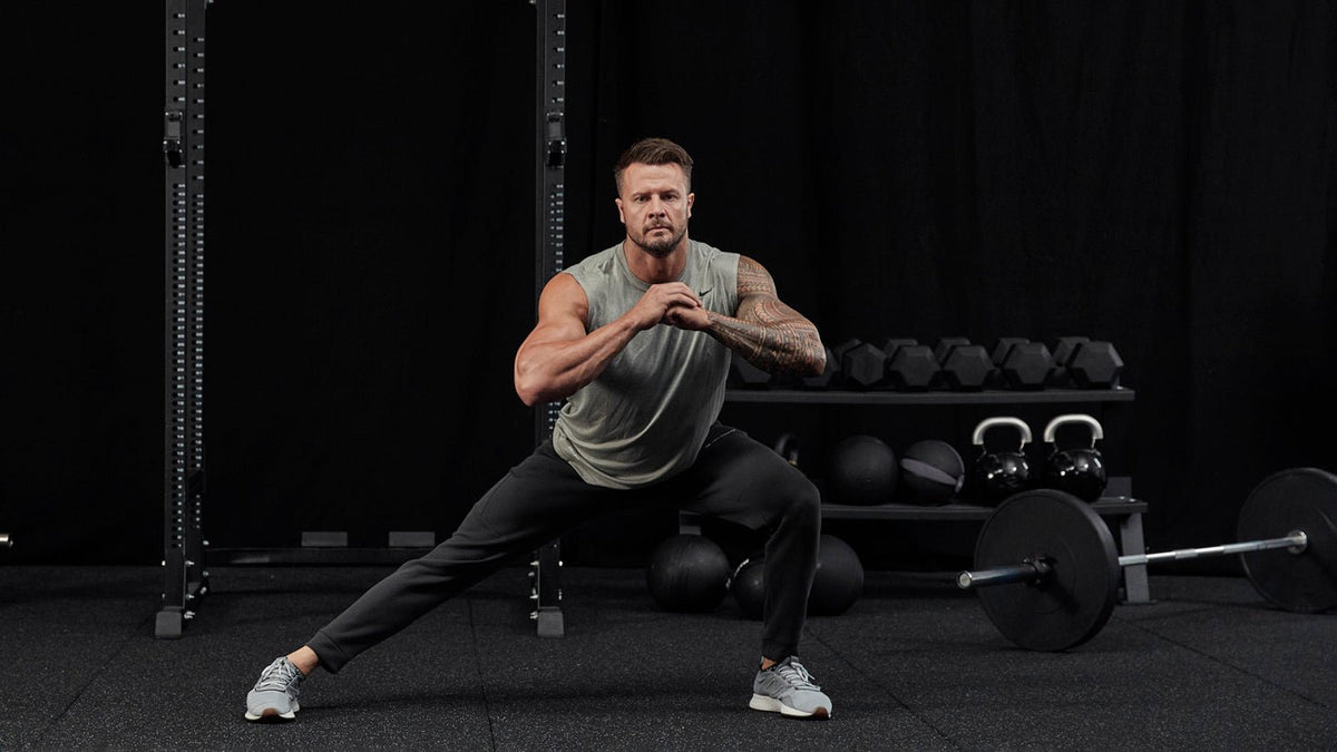Tutorial: Alternating side lunge - Centr