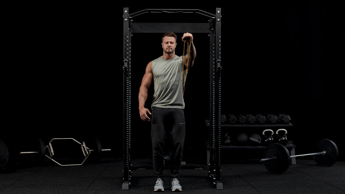 Tutorial: Banded front raise - Centr