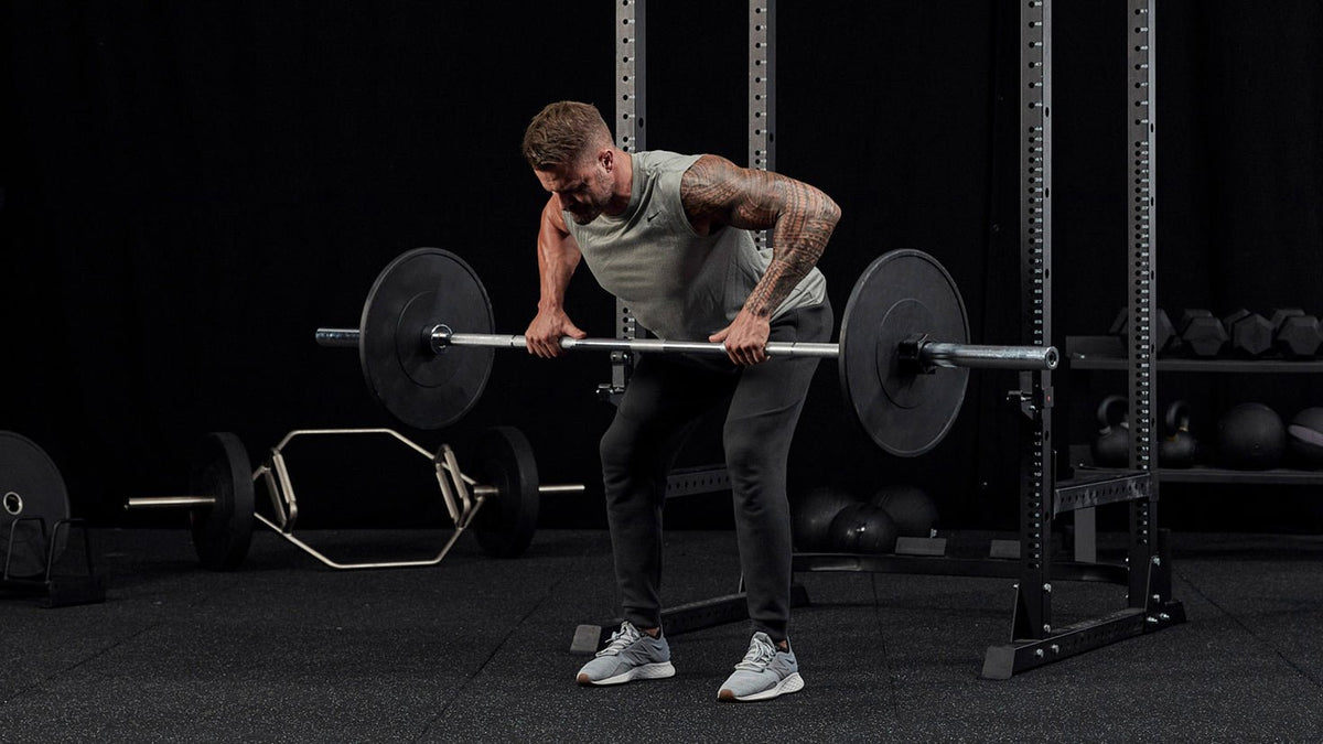 Tutorial: Barbell bent-over row - Centr