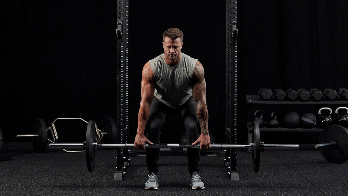 Tutorial: Barbell full deadlift - Centr