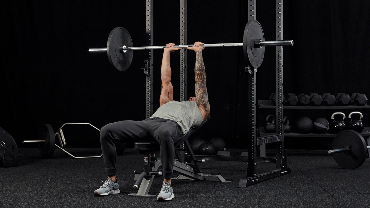 Tutorial: Barbell incline close-grip bench press - Centr