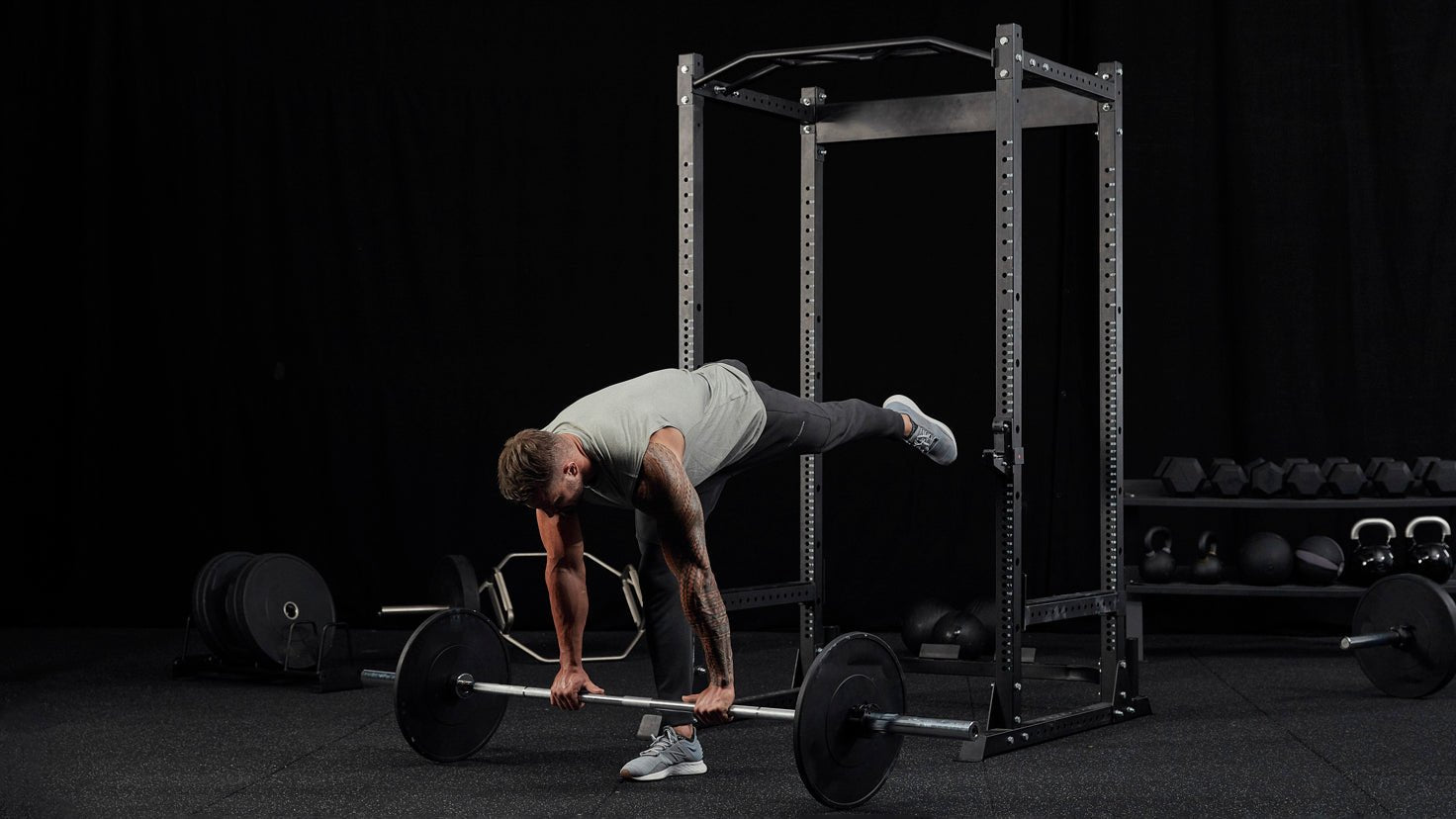 Tutorial: Barbell single-leg deadlift - Centr