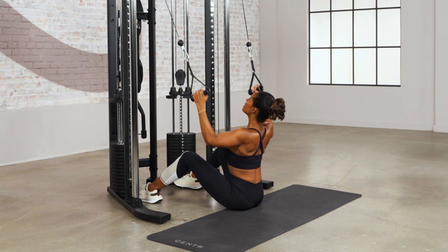 Tutorial: Cable floor seated neutral-grip lat pulldown - Centr