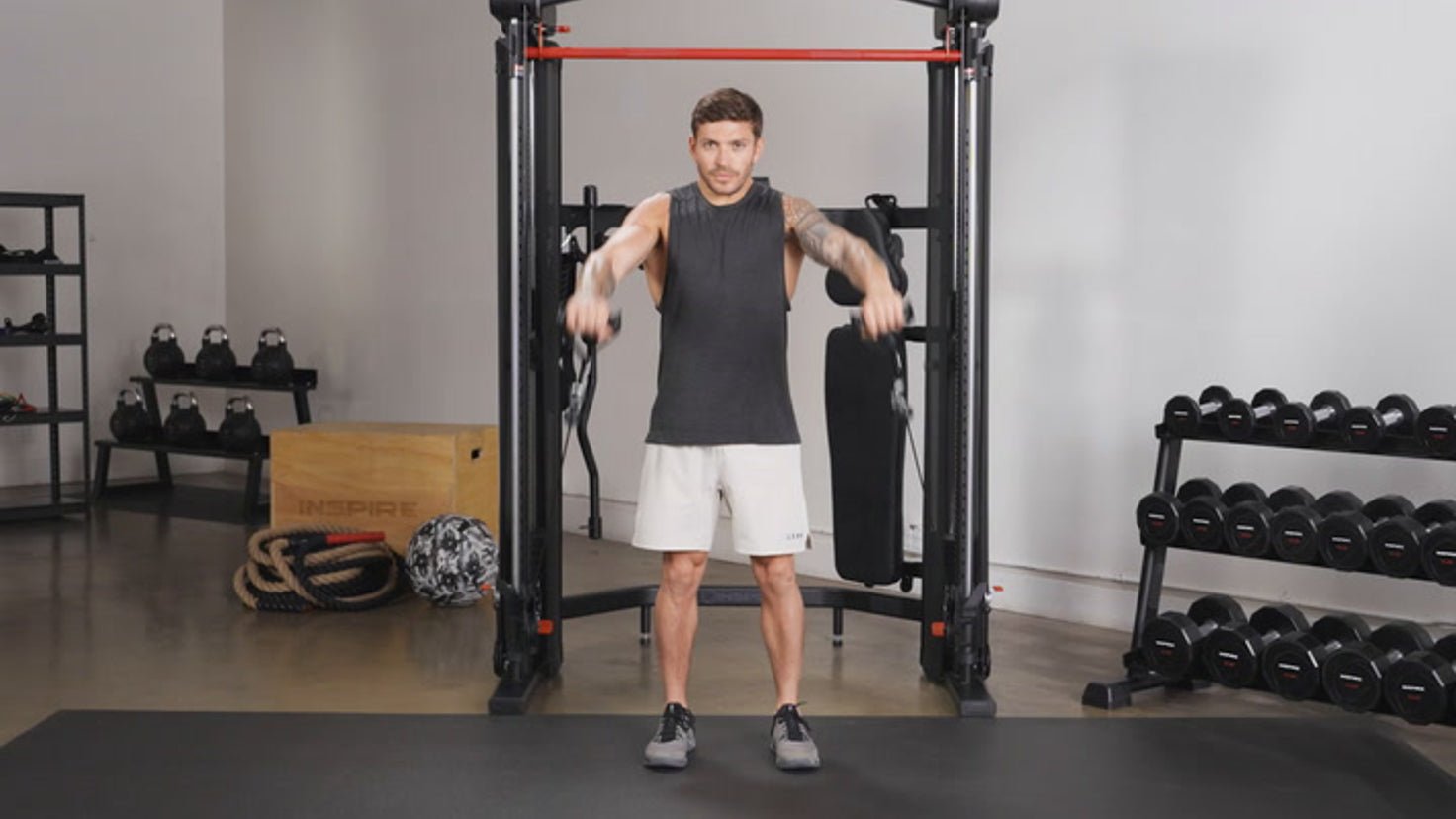 Tutorial: Cable front raise - Centr