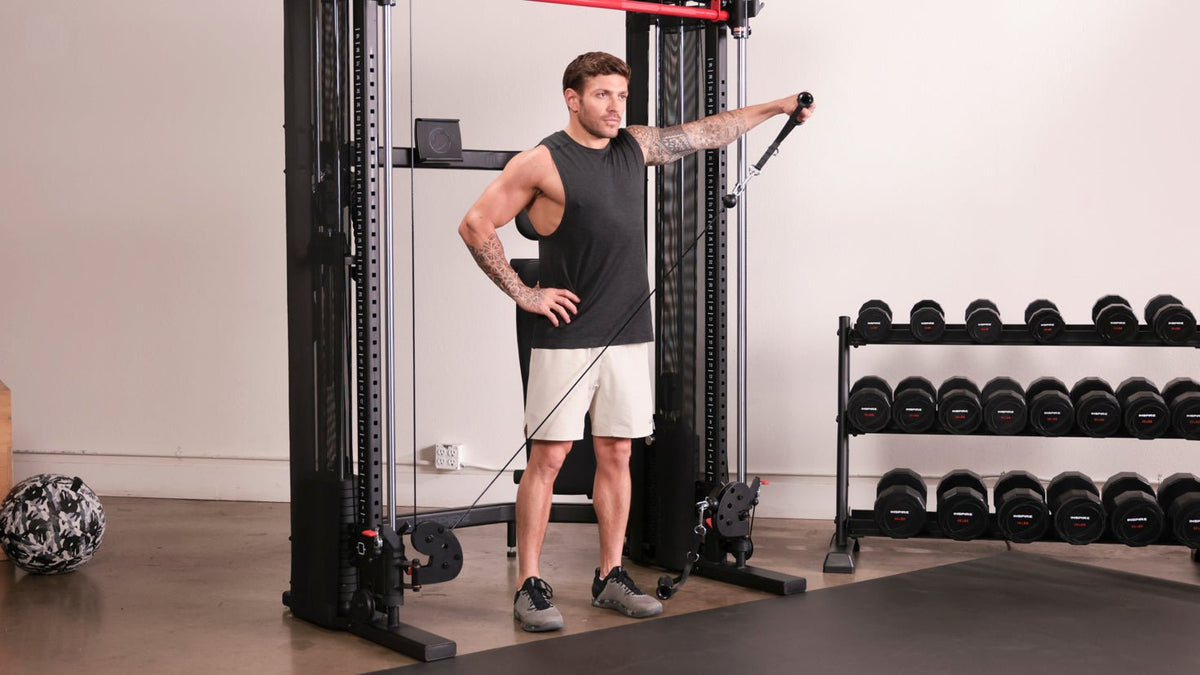 Tutorial: Cable single-arm lateral raise - Centr