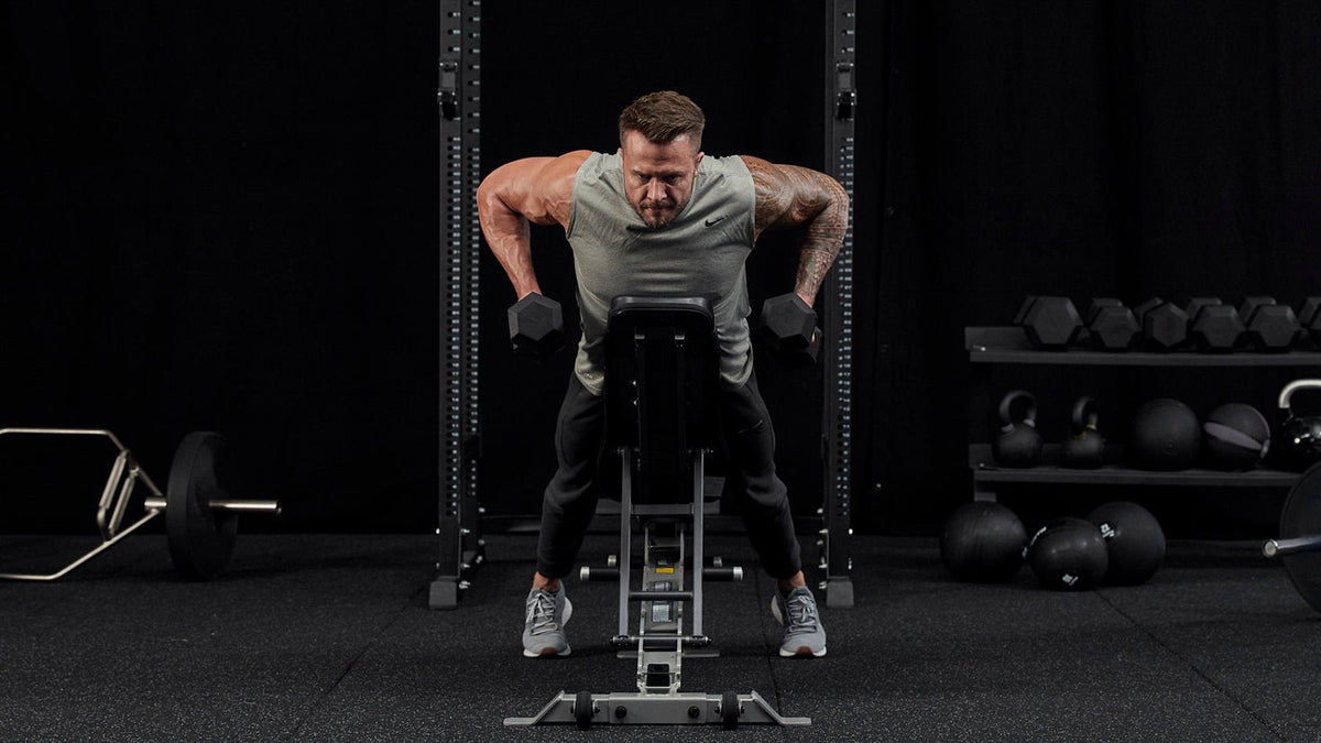 Tutorial: Dumbbell chest-supported row - Centr