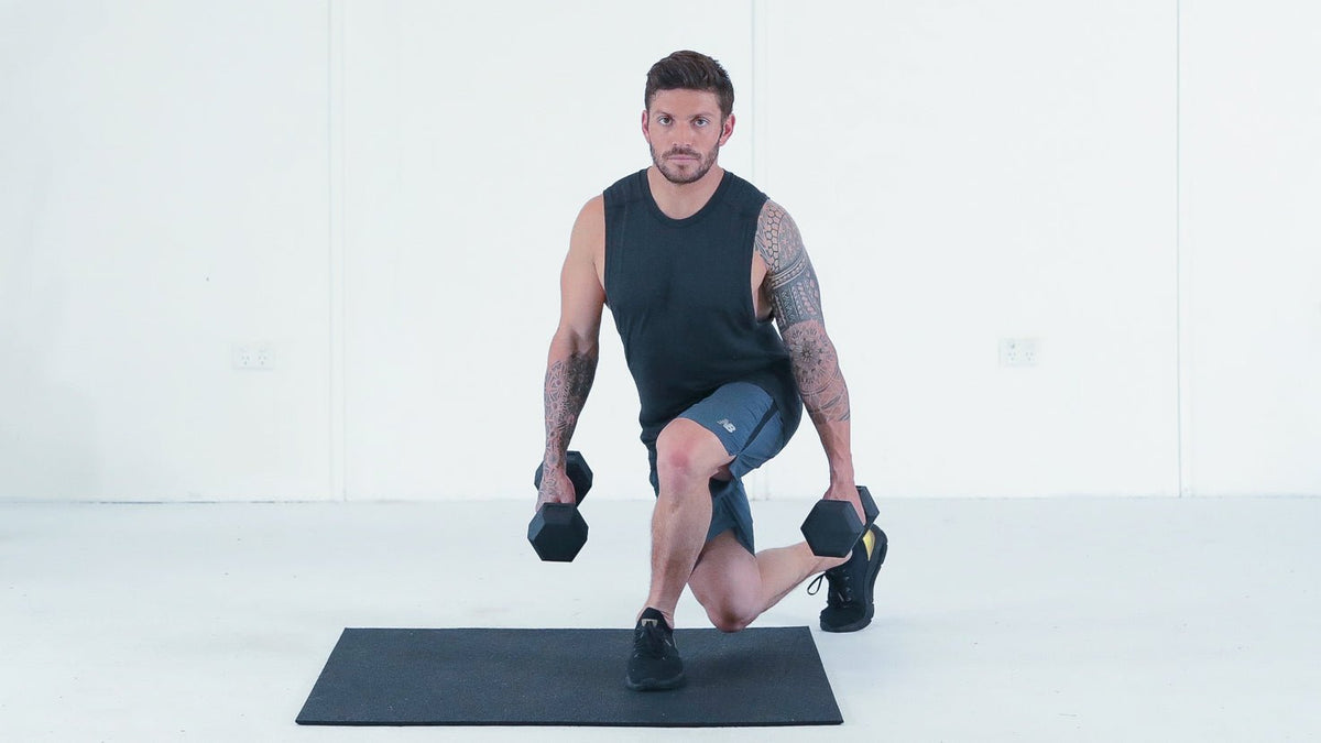 Tutorial: Dumbbell curtsy lunge - Centr
