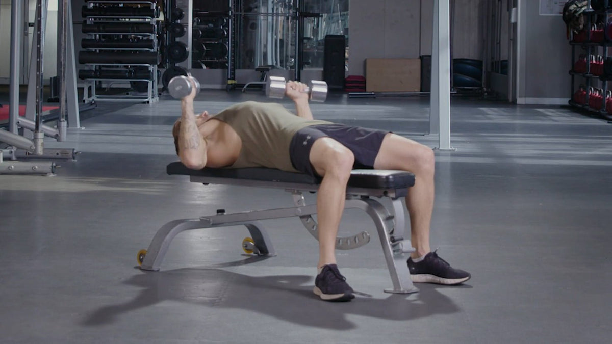 Tutorial: Dumbbell flat bench press - Centr