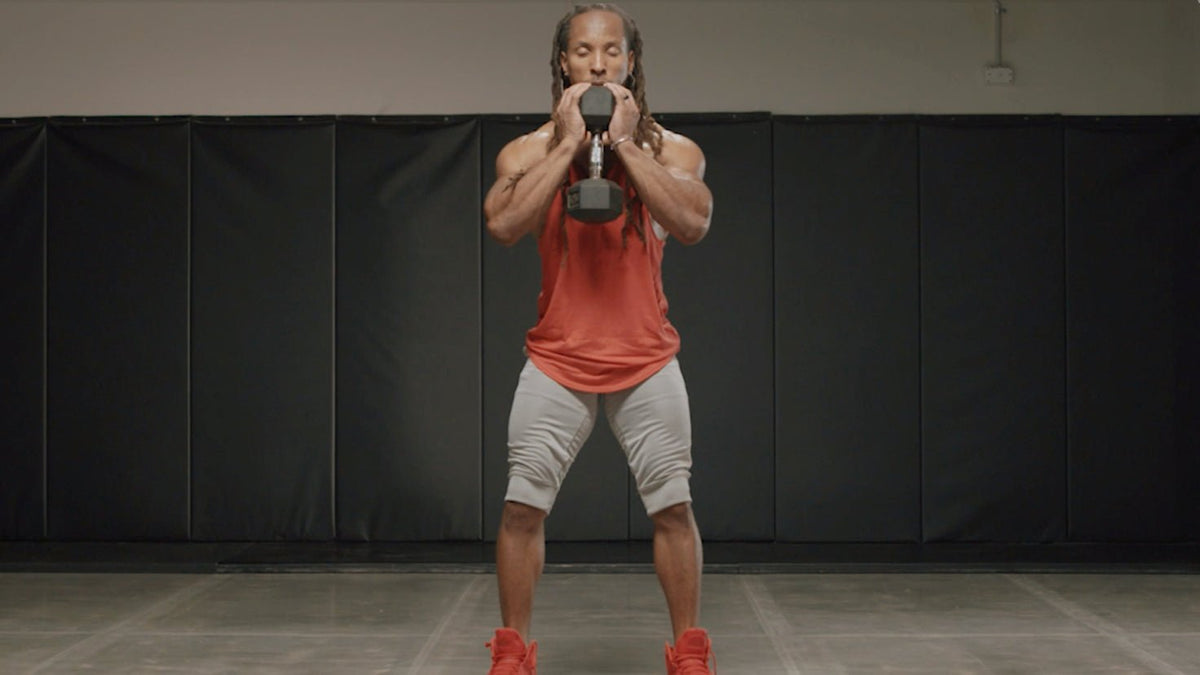 Tutorial: Dumbbell goblet squat - Centr