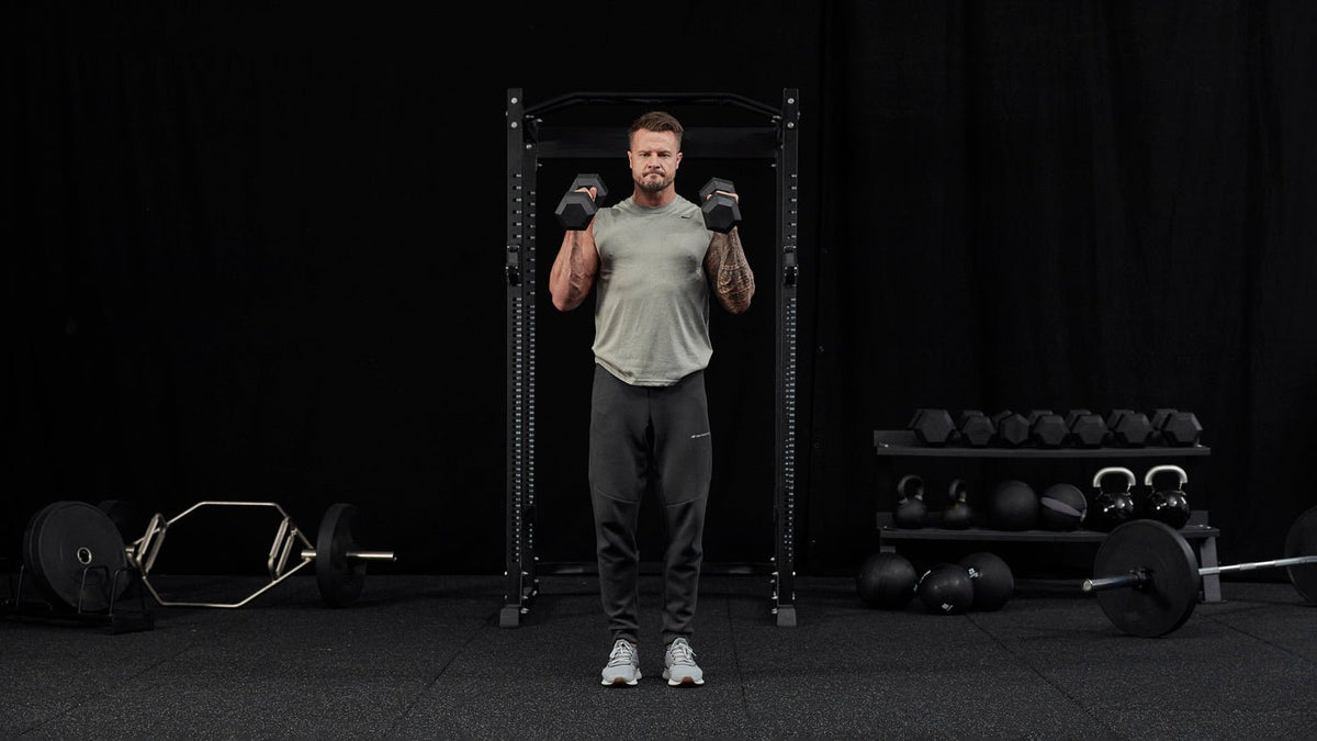 Tutorial: Dumbbell hammer curls - Centr