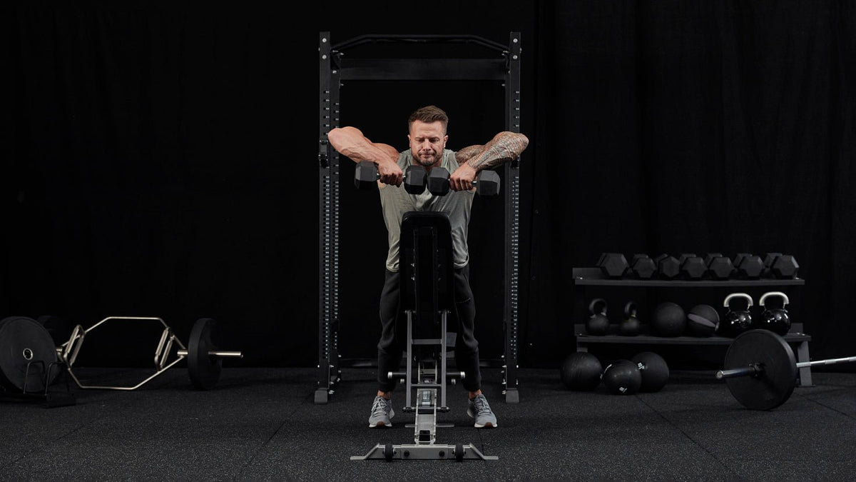 Tutorial: Dumbbell incline upright row - Centr