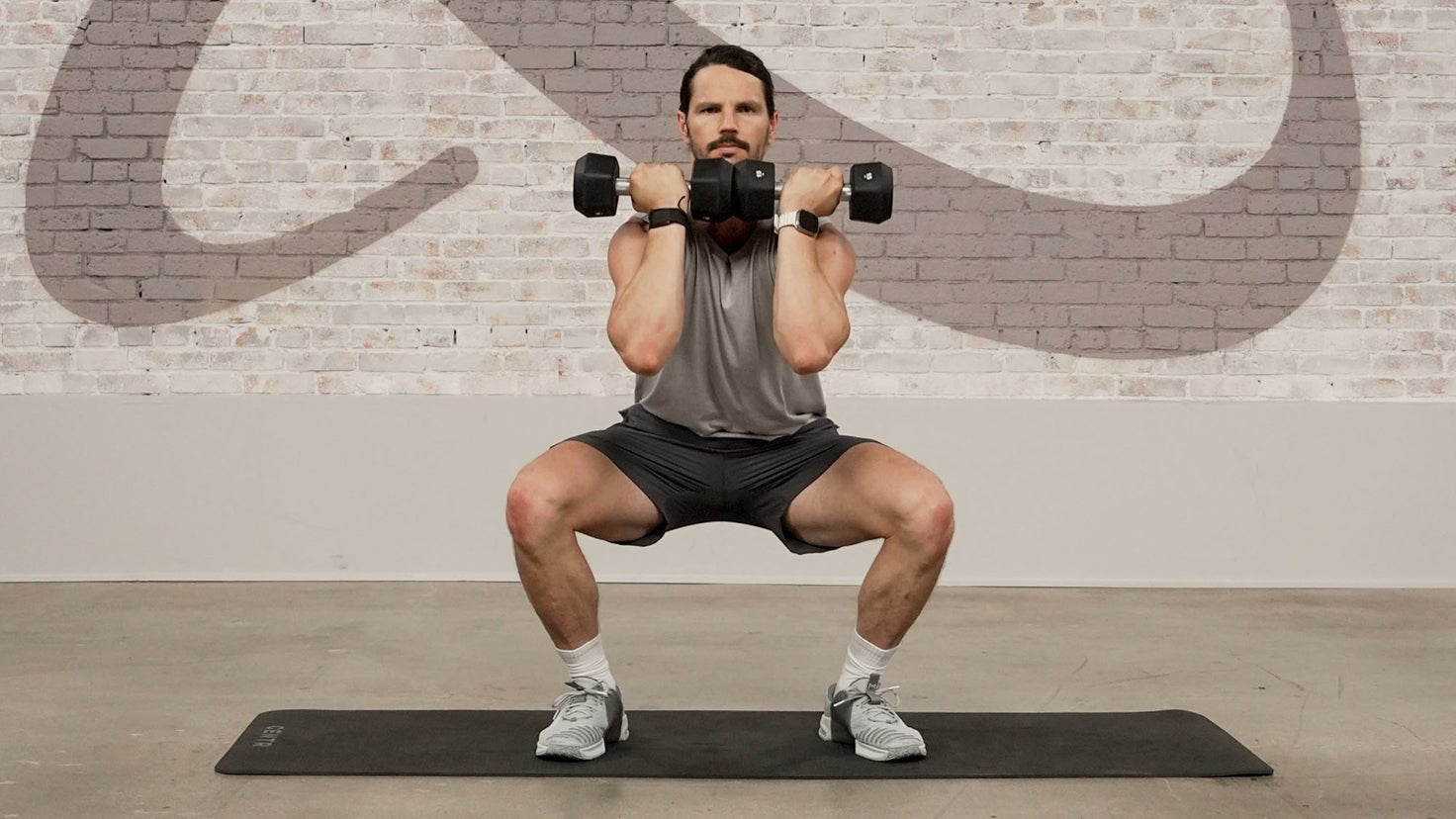 Tutorial: Dumbbell pop squat - Centr