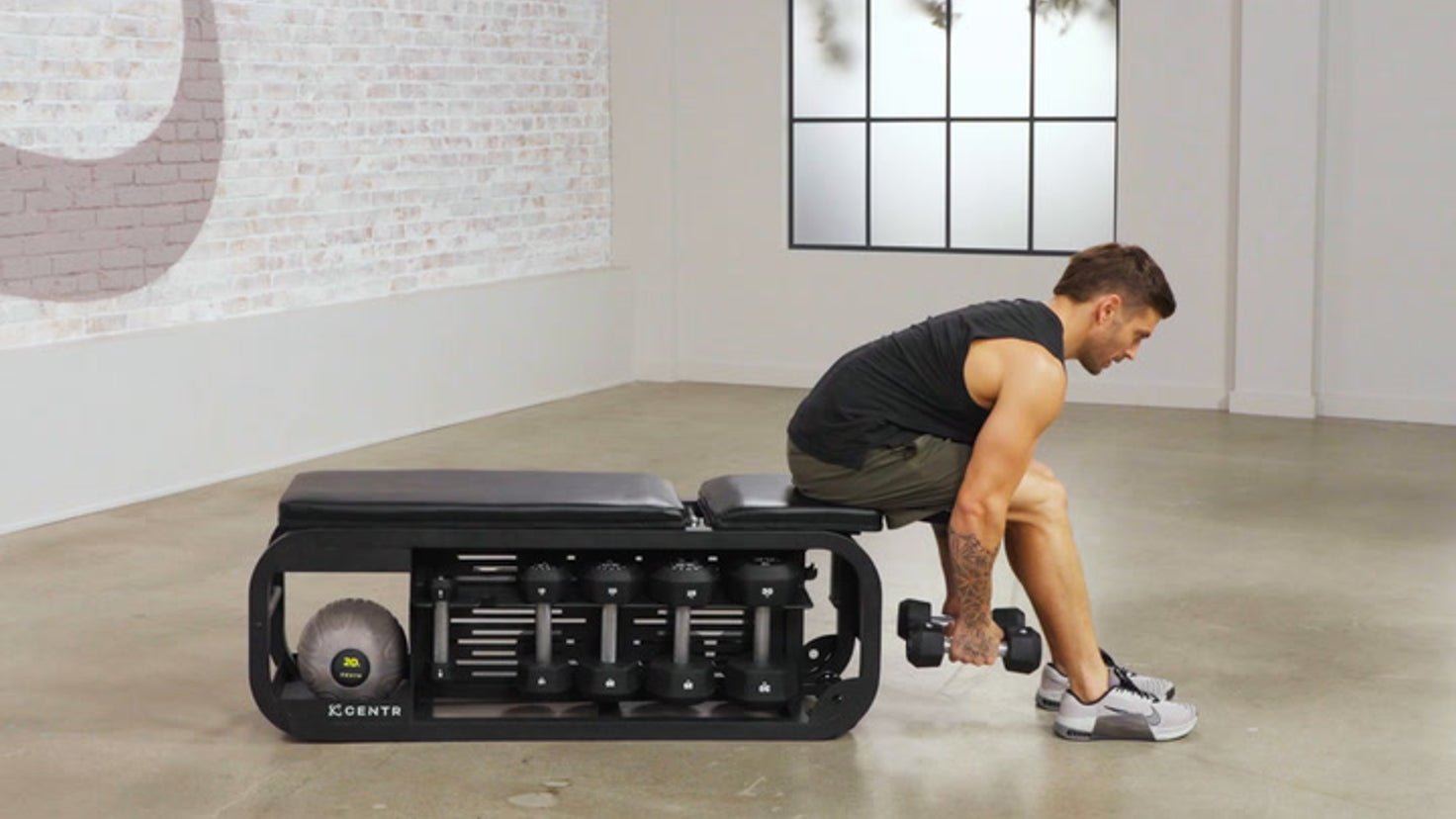 Tutorial: Dumbbell seated rear fly - Centr