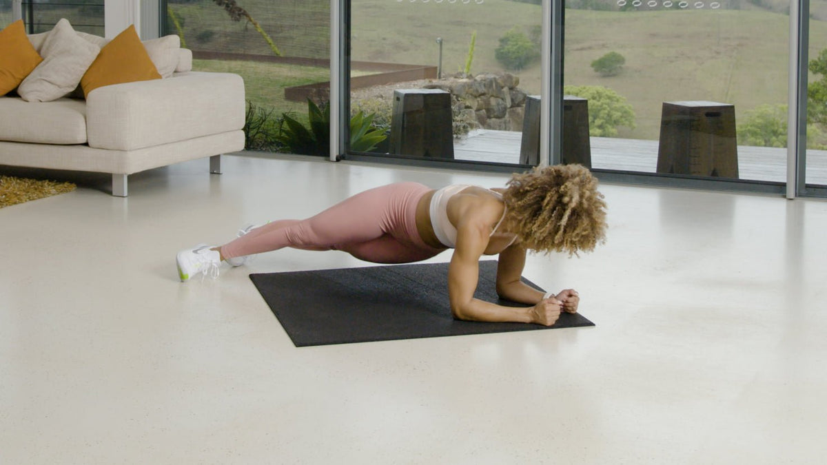 Tutorial: Plank hip-dips - Centr