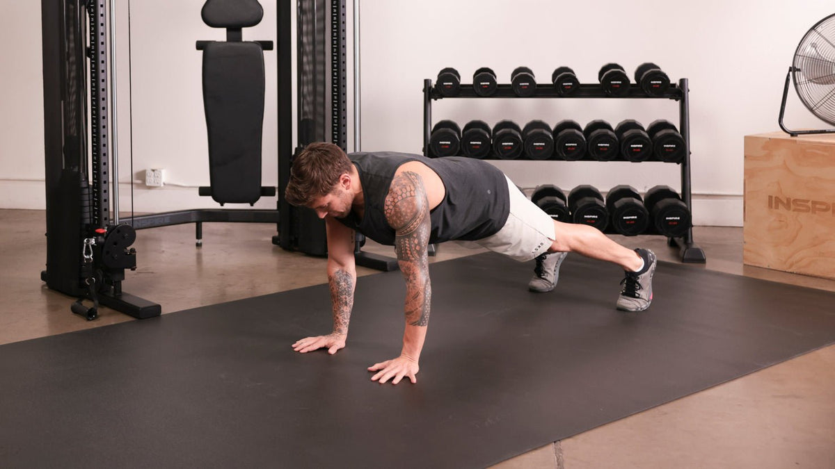 Tutorial: Plank jacks - Centr