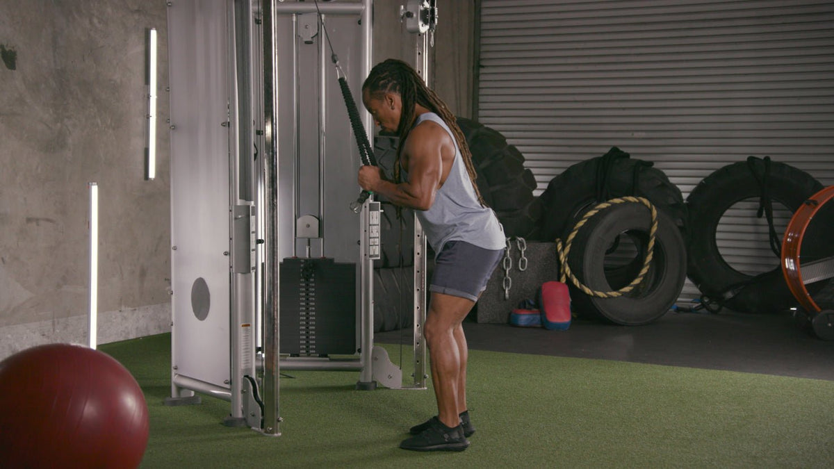 Tutorial: Rope tricep pushdown - Centr
