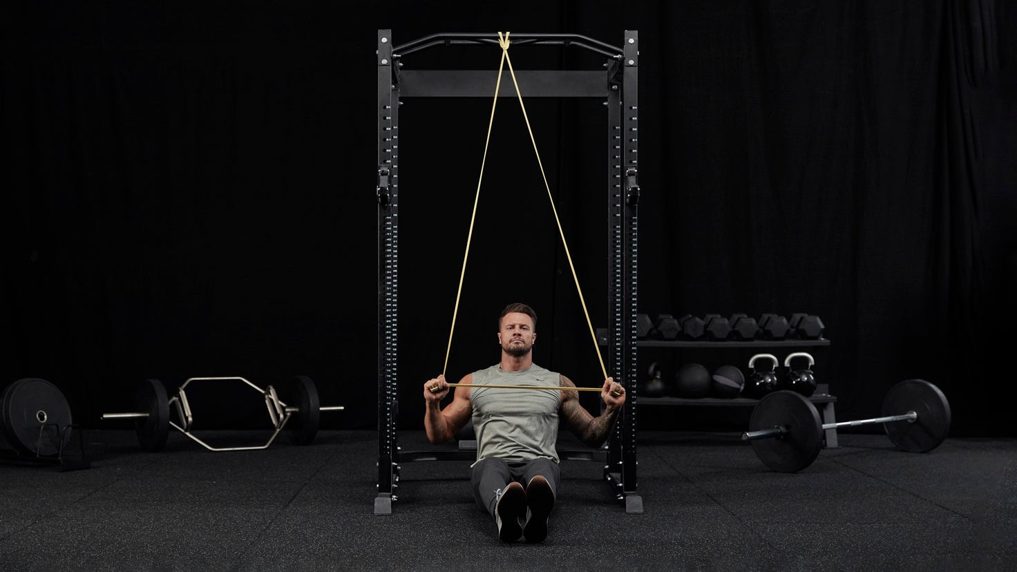 Tutorial: Seated banded lat pulldown - Centr