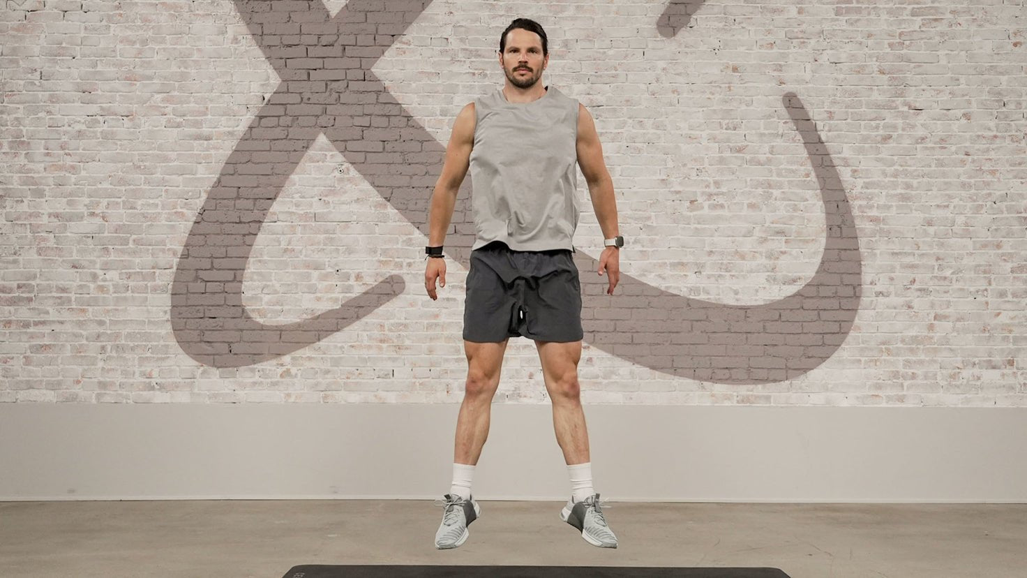 Tutorial: Squat pulse + jump - Centr