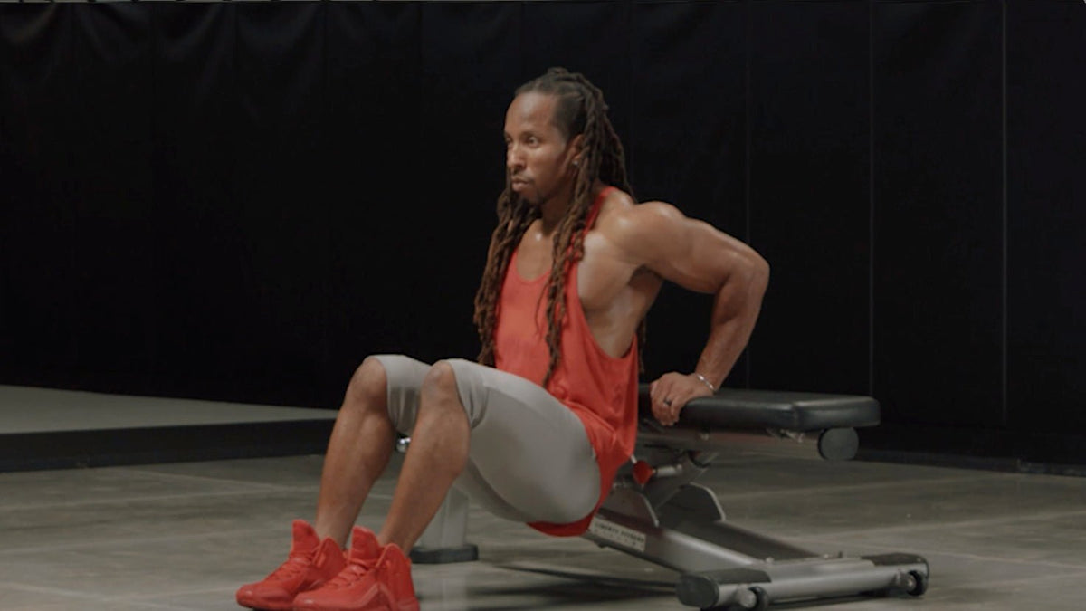 Tutorial: Tricep bench dips - Centr