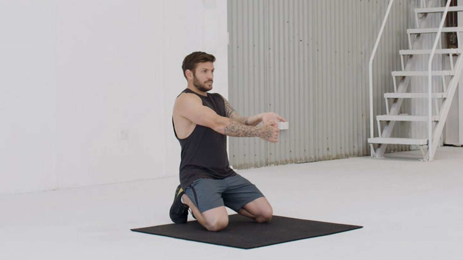 Tutorial: Wrist warm-up - Centr
